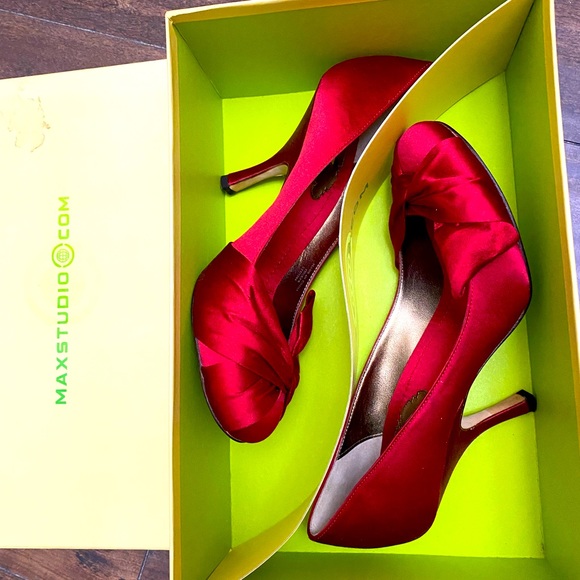 Gorgeous Red Satin Heels 👠 - Picture 1 of 13